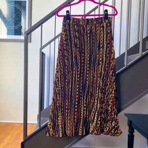 Black & Gold Chain Pattern Pleated Skirt